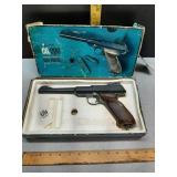 Daisy CO2 200 BB .177 cal gas pistol