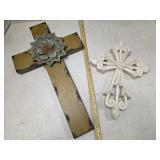 Metal & resin cross wall decor