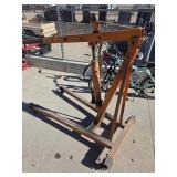 Hoist, 2 ton extendable legs and arm, goes up and