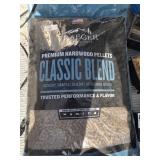 Traeger classic blend 28lb pellet mix
