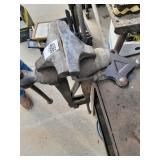 Columbian Post Vise Bolts are Fairly Loose for