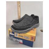 Men's 10 Sketchers slip ins shoes
