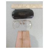 Wire Frame Glasses with Case