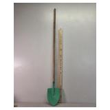 >Smaller dainty garden shovel