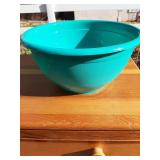 Arrow large plastic mixing bowl