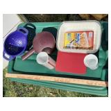 Pampered Chef microwave plastic pot & measuring