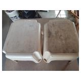 2 plastic Step stools
