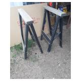 2 saw horses