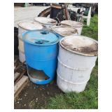 1 plastic & 5 metal 55 gallon drums