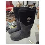 Muck boots mens size 9, women's size 10