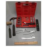 Hammers, pliers & ratcheting screwdriver set