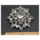 *Stunning vintage rhinestone brooch