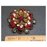 *Stunning vintage brooch