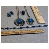 * Vintage Cinerama pendant necklace, turquoise