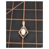 Opal pendant gold? Unmarked