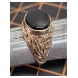 Vtg 14 kt marked solid gold & onyx ring 9 g