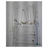 * Vtg jewelry Necklaces