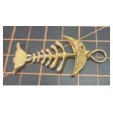 Fish pendant marked 14kt gold, heavy at .7oz!