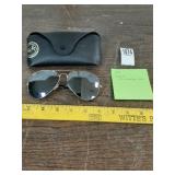 Ray-Ban RB3025 Aviator sunglasses. Case