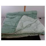 Comforter 80" x 90"