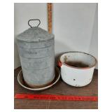 Vtg. Hudson water / feeder & enamel pot