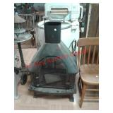 > Outdoor fireplace / fire pit