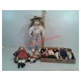 Lot of vintage dolls