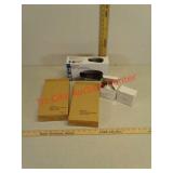 New in box singer smart scissors with adapters