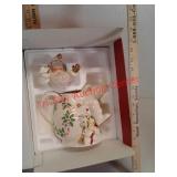 Lenox holiday Christmas Santa teapot in box