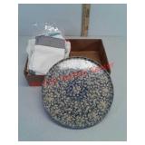 Stoneware Pizza Pan and Dish rags