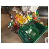 JOB LOT - FERTILIZER SPREADER, FERTILIZER (OPENED)