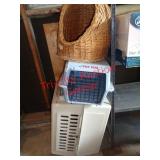 PET CARRIERS & CAT BED