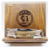 Buck 500LB LE Statue of Liberty Knife with Display
