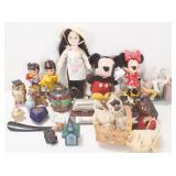 Box Lot: Small Collectibles