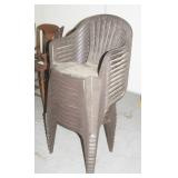 12x Stackable Plastic Outdoor Chairs