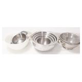 Box Lot: Mixing Bowls & Strainers