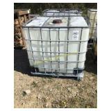 D1 250GAL CAGED POLY TOTE