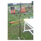 SINGLE POST CLOTHES RACK