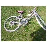 GIRLS HUFFY BICYCLE
