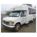 2005 FORD E-450 8 PASSANGER VAN