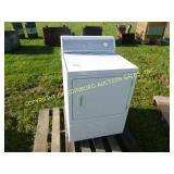 AMANA GAS CLOTHES DRYER