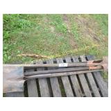(2) SHOVELS & POST HOLW DIGGER