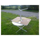 (2) TABLES ( SQUARE AND ROUND)