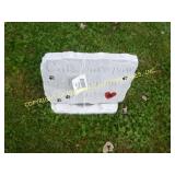 CAT PLAQUE W/ HOLDERS CONCRETE LAWN ORNAMENT