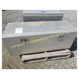 DIAMOND PLATE ALUMINUM TRUCK TOOL BOX