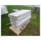 PALLET OF LIGHT FIXTURES