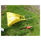 SNOW SHOVEL