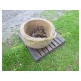 CONCRETE FLOWER POT