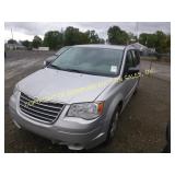 2010 Chrysler Town and Country LX