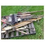 PALLET OF LAWN TOOLS